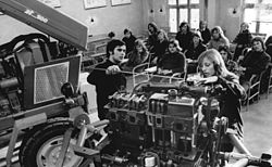 4 VD 14,5/12-1-SRW-Schnittmodell in einer Lehrlingswerkstatt (1975)
