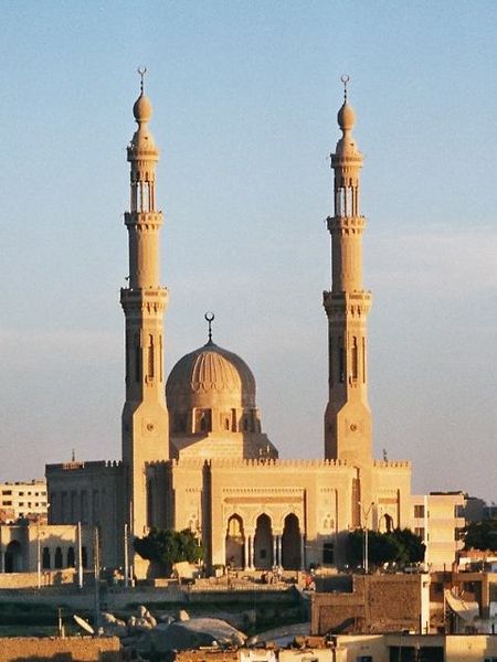 Dosiero:Egypt.Aswan.Mosque.01.jpg