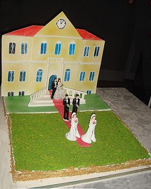 A symbolic marriage cake in favor of allowing ...