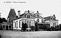 Le château de Kerguestenen au début du XXe siècle ; détruit en 1944 (carte postale).