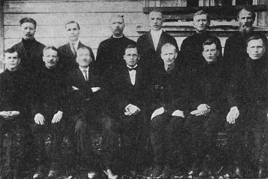 Церковный совет Колтушского лютеранского прихода. Фото 1935 года