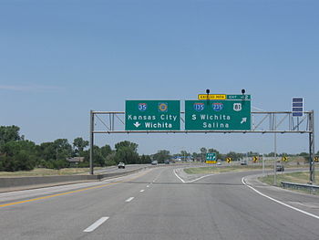 English: Exit 42 from the Kansas Turnpike. Esp...