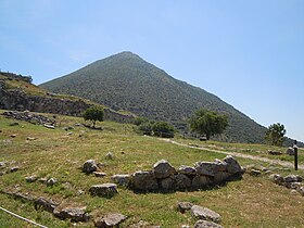 Vue du mont Zara depuis l'entrée du site de Mycènes.