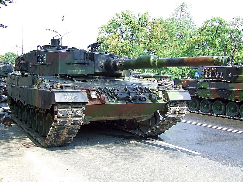 http://upload.wikimedia.org/wikipedia/commons/thumb/5/59/POL_Leopard2A4.jpg/800px-POL_Leopard2A4.jpg