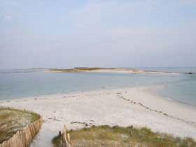 Tombolo submersible entre l'île Saint-Nicolas et l'île de Bananec.