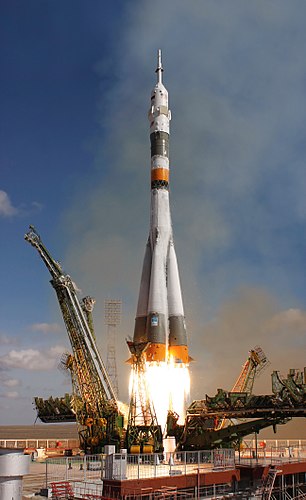 Запуск ракеты-носителя «Союз-ФГ» с космическим кораблём «Союз ТМА-13»