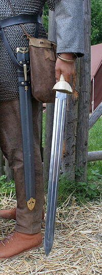 http://upload.wikimedia.org/wikipedia/commons/thumb/5/59/Spatha_end_of_second_century_1.jpg/200px-Spatha_end_of_second_century_1.jpg