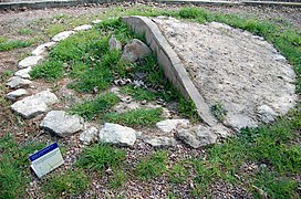 Reconstrucción de una tumba de tumulo-cista en la necrópolis celtíbera de Herrería.