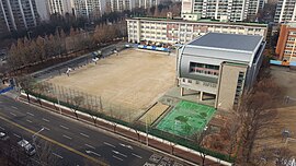 Burim Middle School, Photographed in the 15th Floor of an Hangaram Segyeong apartment.jpg