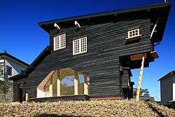 Utilización de la Técnica Shou-Sugi-Ban para Coal House, por el arquitecto Terunobu Fujimori