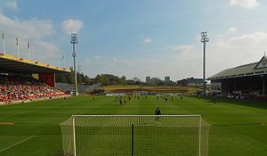 Blick in das Stadion auf das Spielfeld