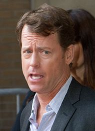 Greg Kinnear