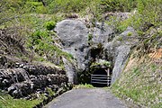 閉鎖された広神側坑口