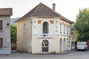 La mairie place Camille Tentou