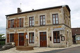 The town hall in Lafauche