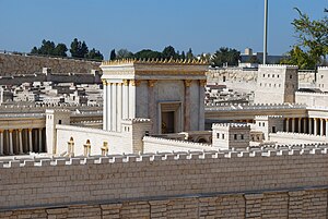 English: A model of the second jewish temple i...