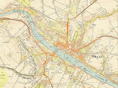 Topografická mapa z roku 1958 zachycuje město před dvěma zásadními změnami v padesátých a šedesátých letech 20. století. Jednalo se o napuštění Orlické přehradní nádrže, kdy zanikly týnské jezy a zanikla ulice Dolní Brašov a dále o výstavbu nového silničního mostu přes Vltavu, kdy byl zatrubněn Hlinský potok.