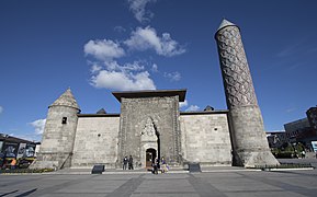 Madrasa Yakutiye en Erzurum (1310)