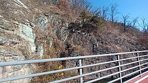 죽곡산 남서쪽 낙동강 자전거길의 노두 대구광역시 달성군 다사읍 매곡리 산 55