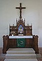 Altar mit neugotischem Altaraufsatz