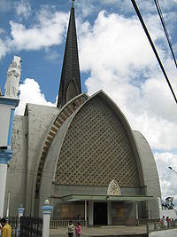 Basilica de Nra Sra de las Misericordias - Fachada Principal - Santa Rosa de Osos.JPG