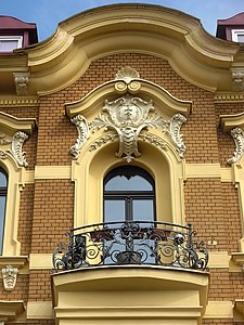 Detail of the top balcony