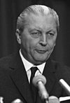 Bundesarchiv B 145 Bild-F024017-0001, Oberhausen, CDU-Parteitag Rheinland, Kiesinger.jpg (обрезано) .jpg