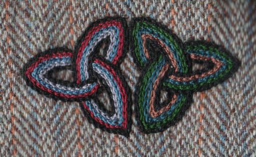 Chain stitch embroidery celtic knot