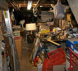English: A handyman project was to de-clutter ...