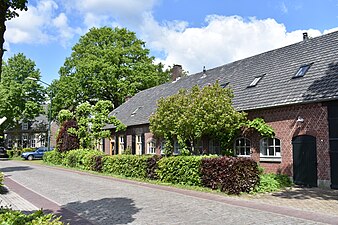 Kempense langgevelboerderij gelegen aan een kasseiweg in Netersel.