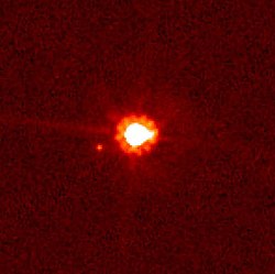Eris och dess måne Dysnomia på en bild tagen av Hubble-teleskopet