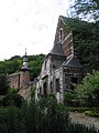 Colombier et église de l'ancienne abbaye de Flône.