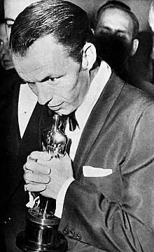 Frank Sinatra avec son Oscar