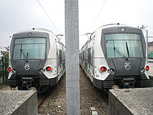 Deux rames stationnées à la gare de Poissy