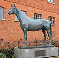 Žirgo „Tempelhüter“ statula (kopija) prie Vokiečių arklių muziejaus Verdeno (Aller) mieste