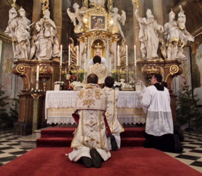 Elevation at a Solemn Tridentine Mass in Prostejov, Czech Republic High Tridentine Mass Prostejov 2023.png