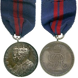 Коронационная медаль короля Георга V.jpg