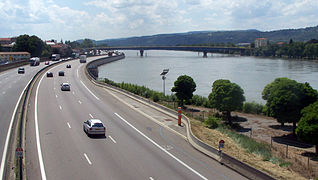 Autoroute A7 bei Valence am linken Ufer der Rhone