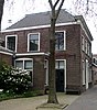 Rechthoekig huis met rechte kroonlijst