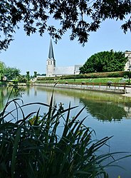 The church in Manneville-ès-Plains