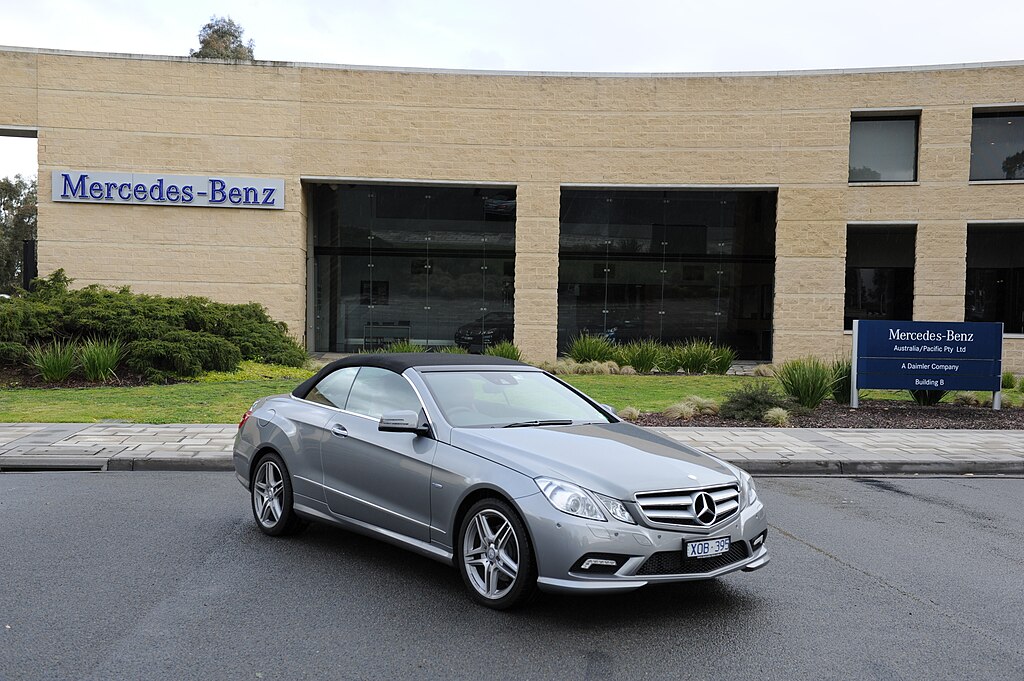 FileMercedesBenz E250 CGI 2010 cabriolet exterior quarter view roof up