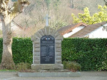 Le monument aux morts.