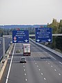 Panneau de présignalisation d’affectation de voies avant la bifurcation A7 / A9 près d'Orange (Vaucluse).