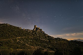 Quéribus sous la Voie lactée