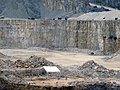 Arbeitsplatz der Fossilenausgräber auf den Plattenkalkhorizonten im Steinbruch Wattendorf/Oberfranken