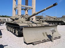 Tiran-5 – израелска модификация на Т-55 със 105-mm оръдие и булдозерно гребло