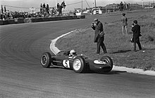 Trevor Taylor pilotant une Lotus 24 en 1962