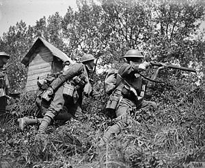 Британські солдати на оборонних позиціях поблизу Мезі на річці Ена. Травень 1918