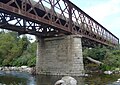 Le pont en treillis métallique sur le Fiumorbo.