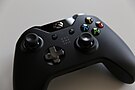 Контроллер Xbox One (11044311844) .jpg